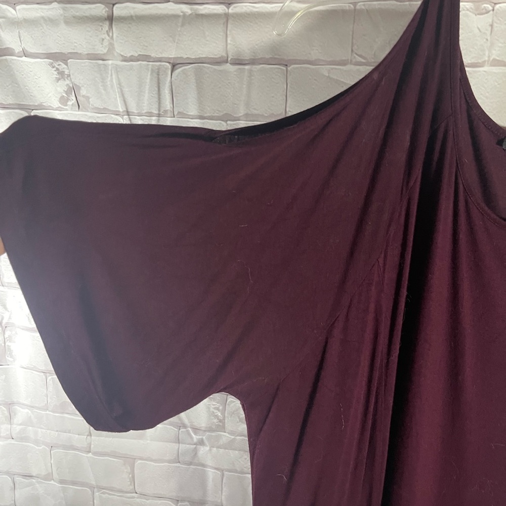 Cold Shoulder Top - Picture 3 of 4